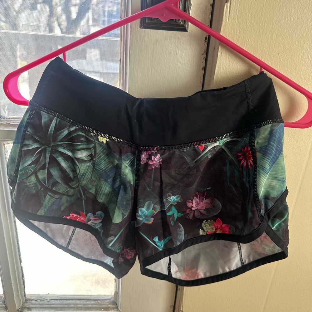 Lululemon Speed Short Size 2 floral